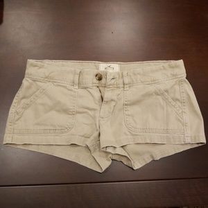 Hollister Shorts - Super soft Hollister tan shorts Hollister Shorts - Super soft Hollister tan shorts